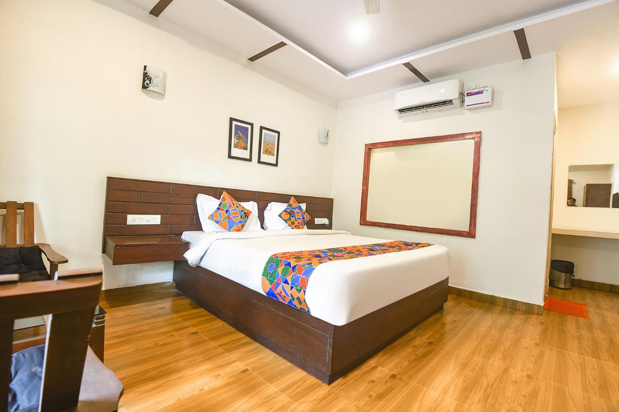 Fabhotel La Volga - Nr Morjim Beach Екстериор снимка