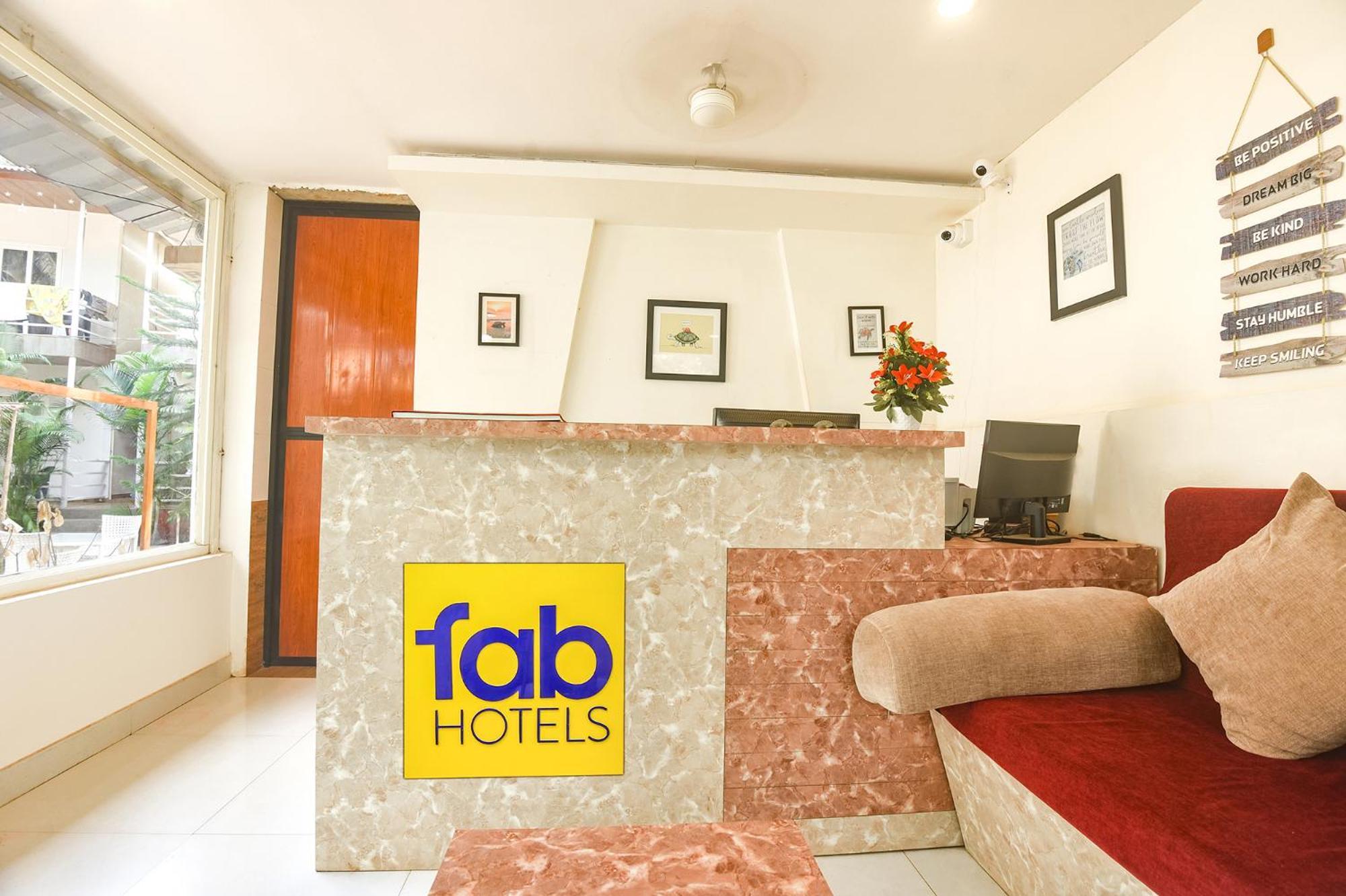 Fabhotel La Volga - Nr Morjim Beach Екстериор снимка