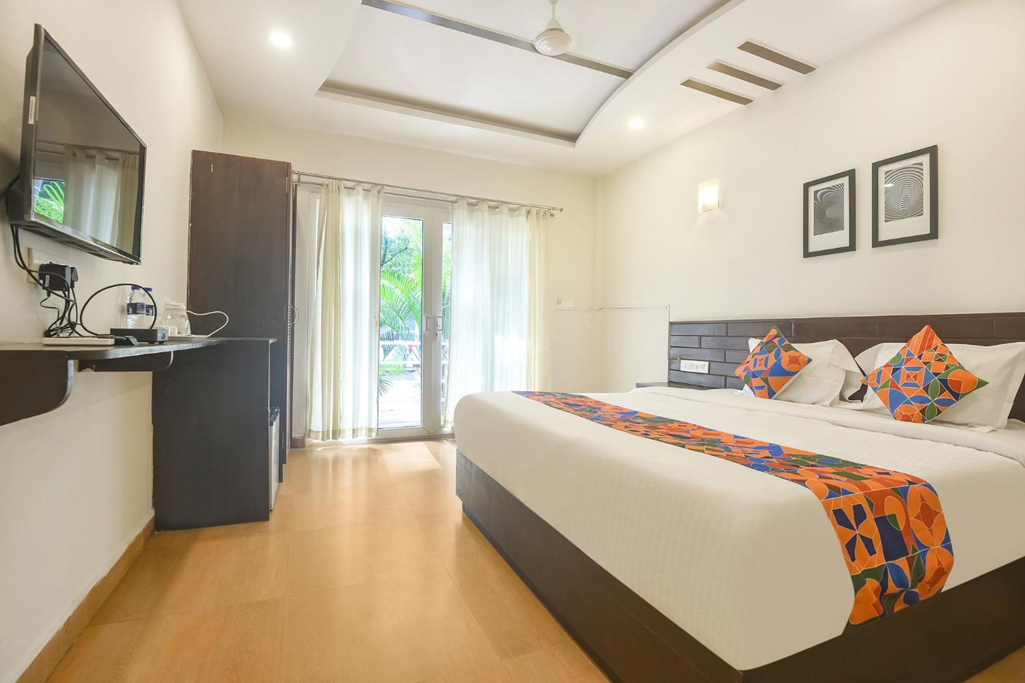 Fabhotel La Volga - Nr Morjim Beach Екстериор снимка
