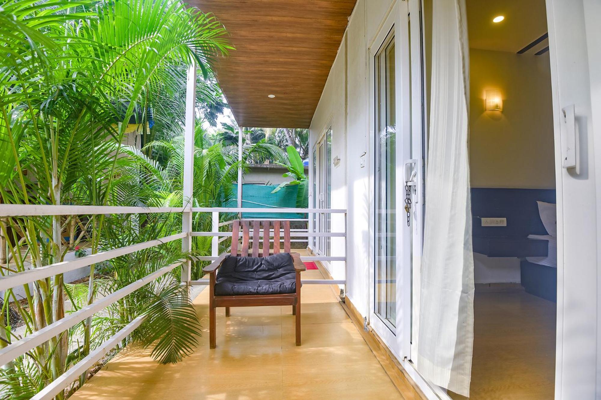 Fabhotel La Volga - Nr Morjim Beach Екстериор снимка