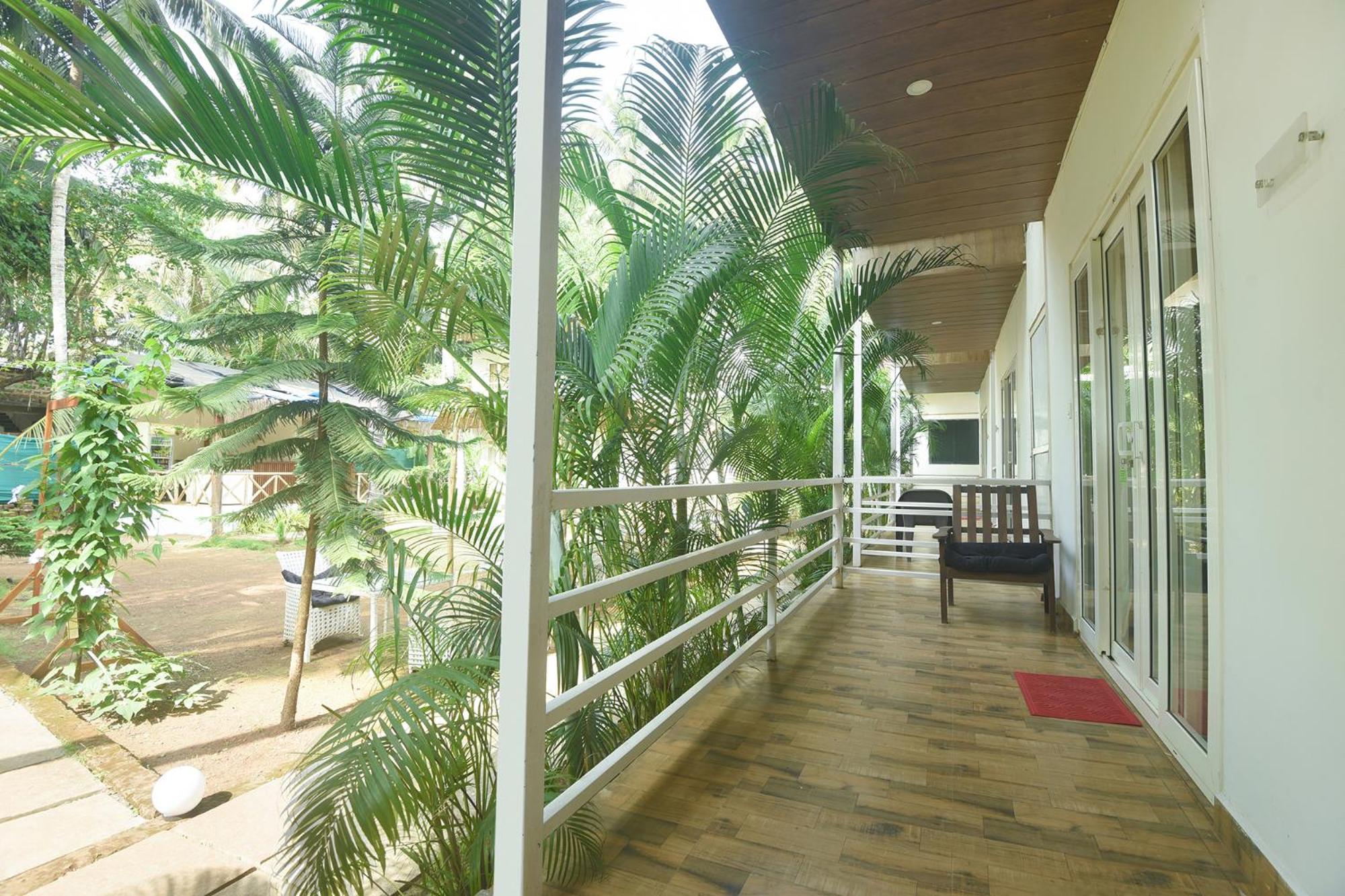 Fabhotel La Volga - Nr Morjim Beach Екстериор снимка